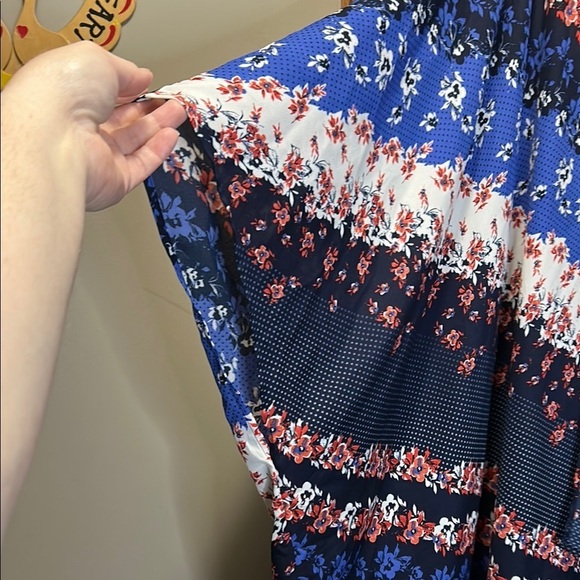 Maurices Blue and Red Floral Kimono Top - Picture 5 of 6